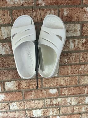 Women’s Avia Size 9 White Slide Sandals - Lightweight Comfort